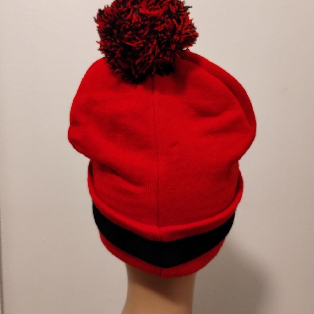Georgia Knit Hat w/Pom Pom Red/Blk - Picture 5 of 6